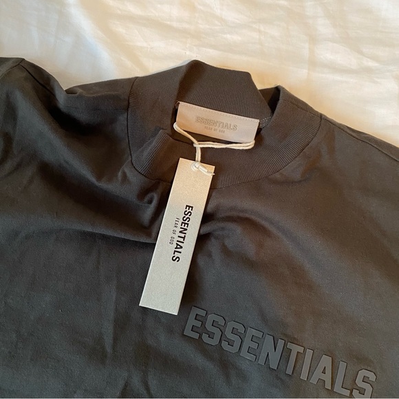 Fear of God Essentials Crop Tshirt - Picture 5 of 7